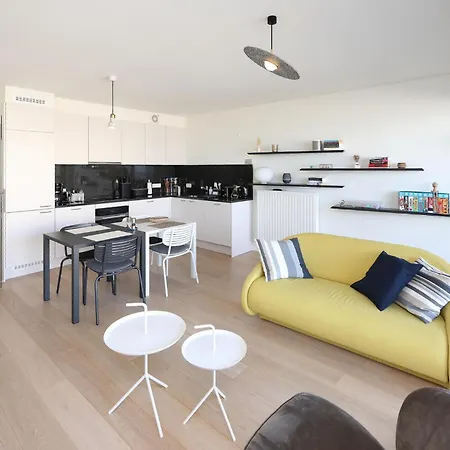 Amazing In With Heated Swimming Pool Apartment