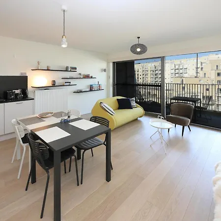 Tolle In Apartment